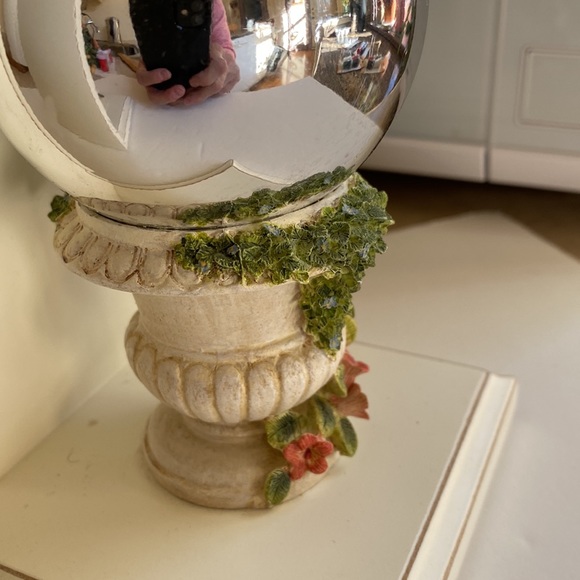 Garden Terrace Bookends.  Beautiful. - Picture 11 of 11